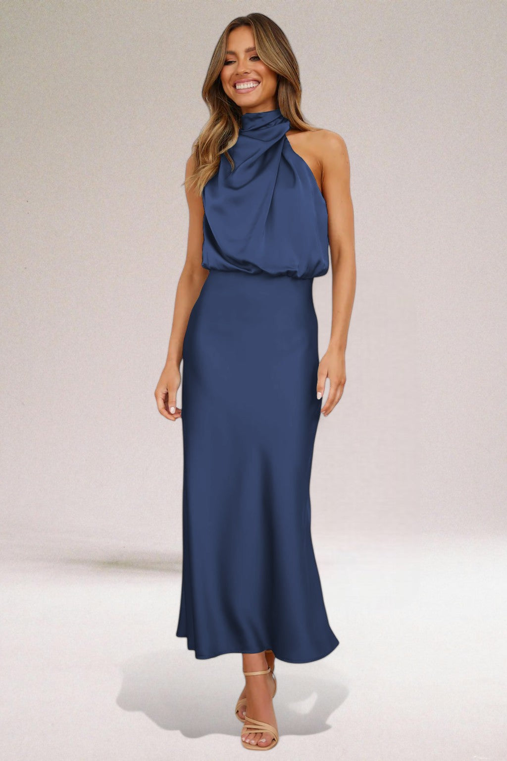 Sofia - Glammour Kleid aus Satin mit Halfter