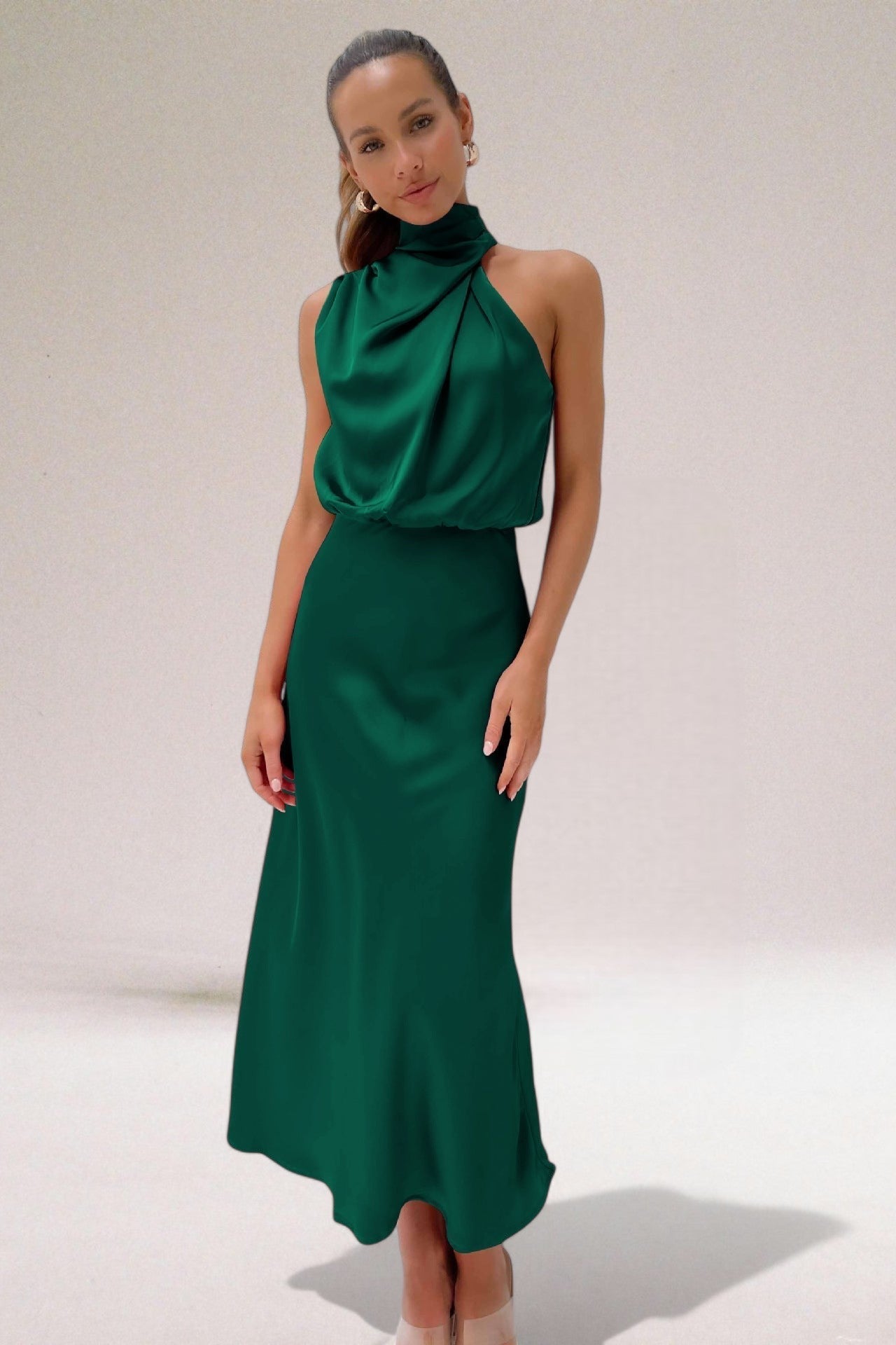 Sofia - Glammour Kleid aus Satin mit Halfter