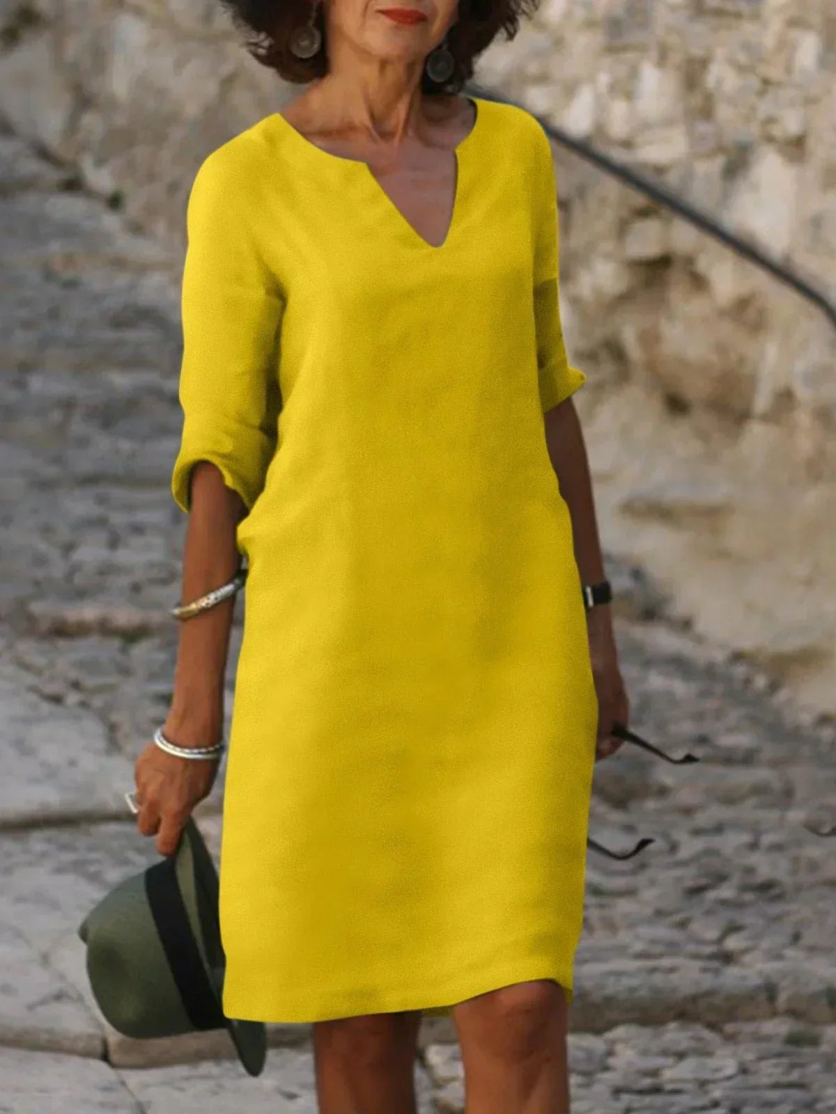 Lara - Elegantes Kleid mit V-Ausschnitt